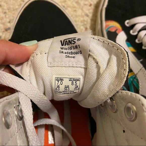 Vans - Picture 4 of 13